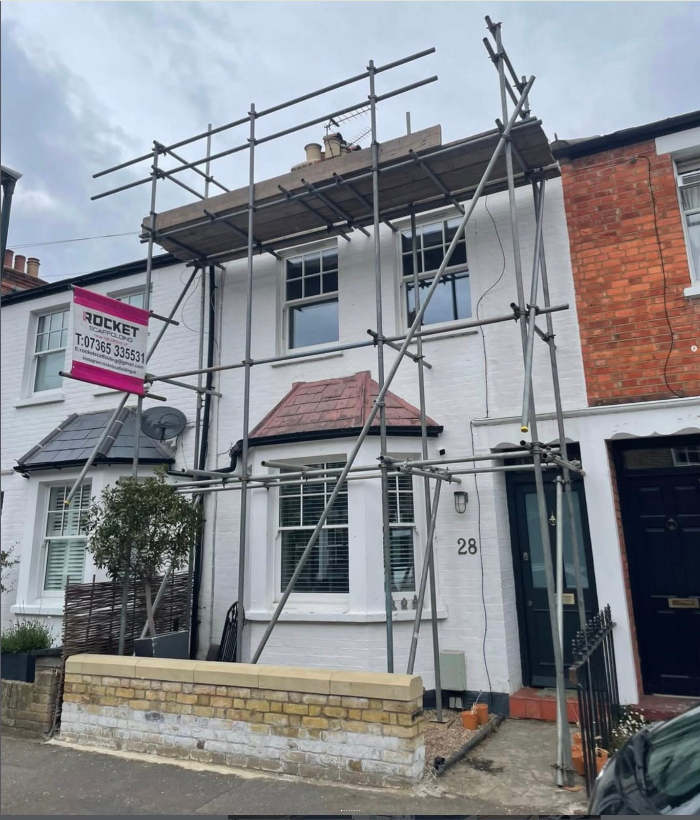 Full Front Scaffold — London, by Rocket Scaffolding