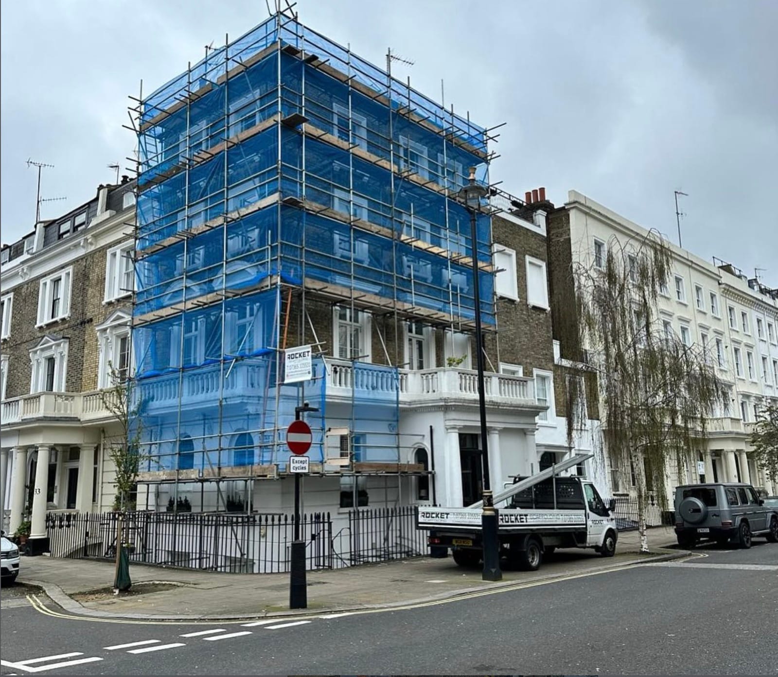 Blue-Wrapped Corner Mansion — Pimlico, London, by Rocket Scaffolding